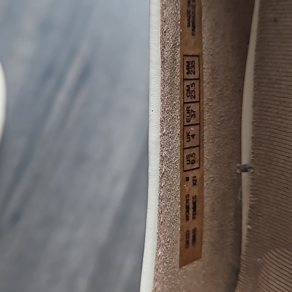 Rockport Total Motion Beige Pointed Toe Heels - Size 6.5 - Picture 6 of 7